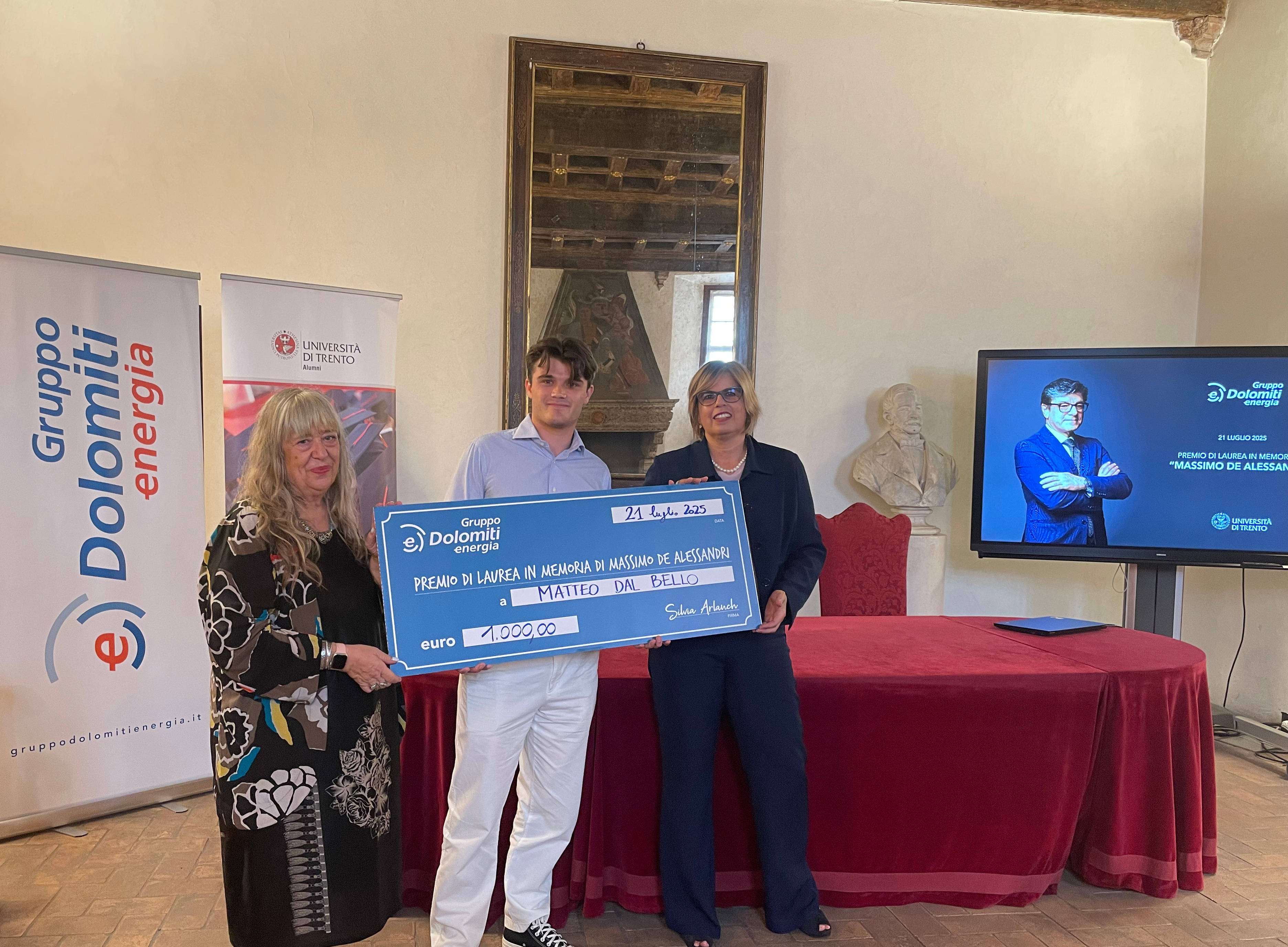 Paola Venuti, Matteo Dal Bello, Silvia Arlanch durante la cerimonia di premiazione